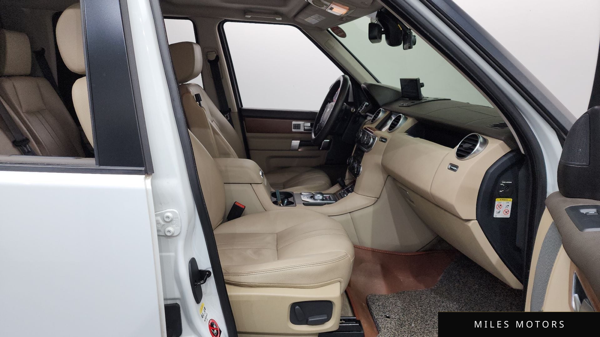 Land Rover Discovery 2016 — миниатюра 11