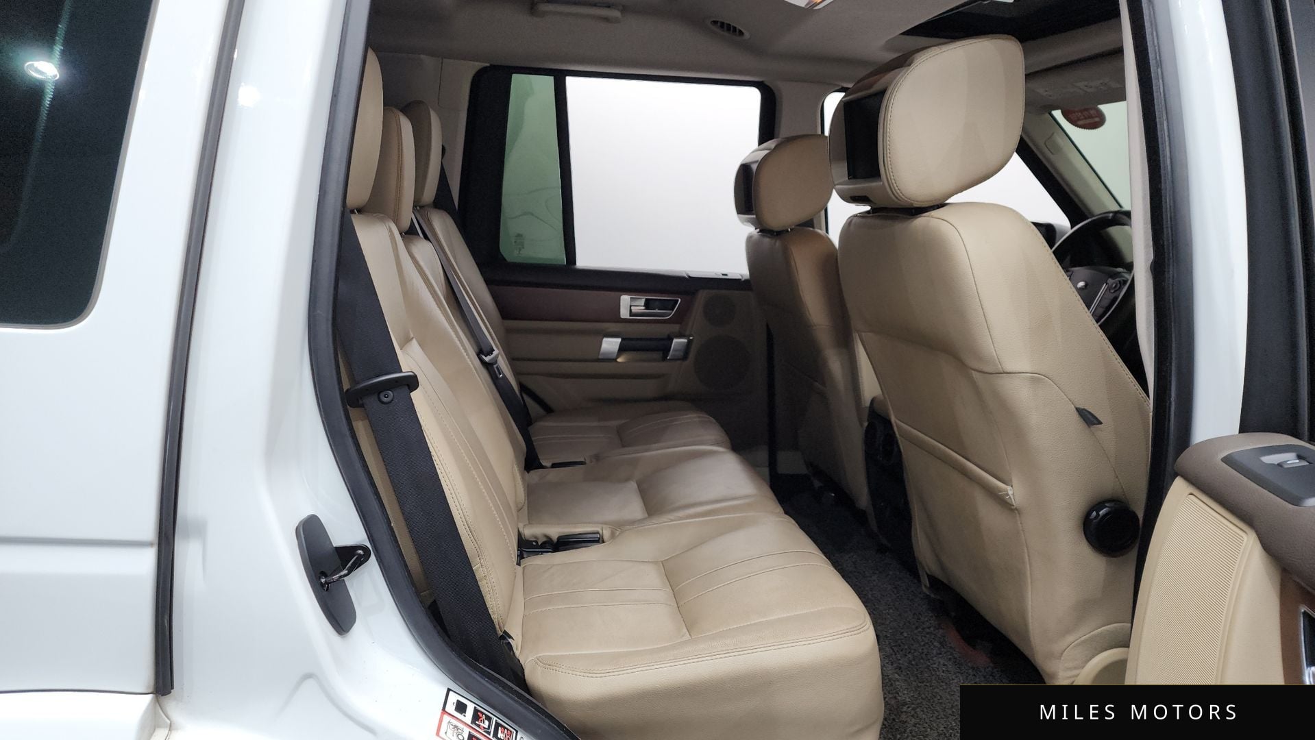 Land Rover Discovery 2016 — миниатюра 12