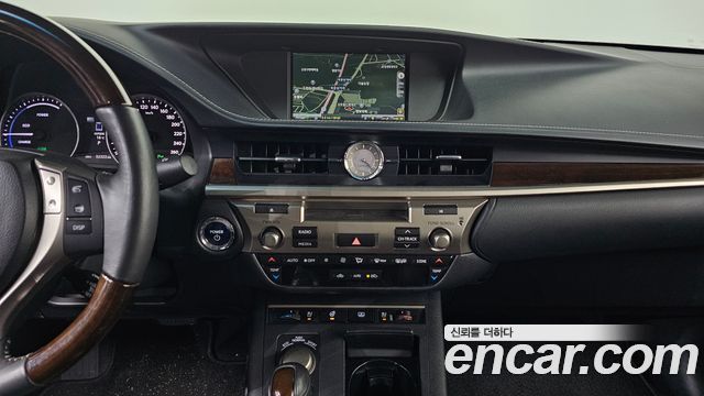 Лексус ES300h 2014 — миниатюра 16