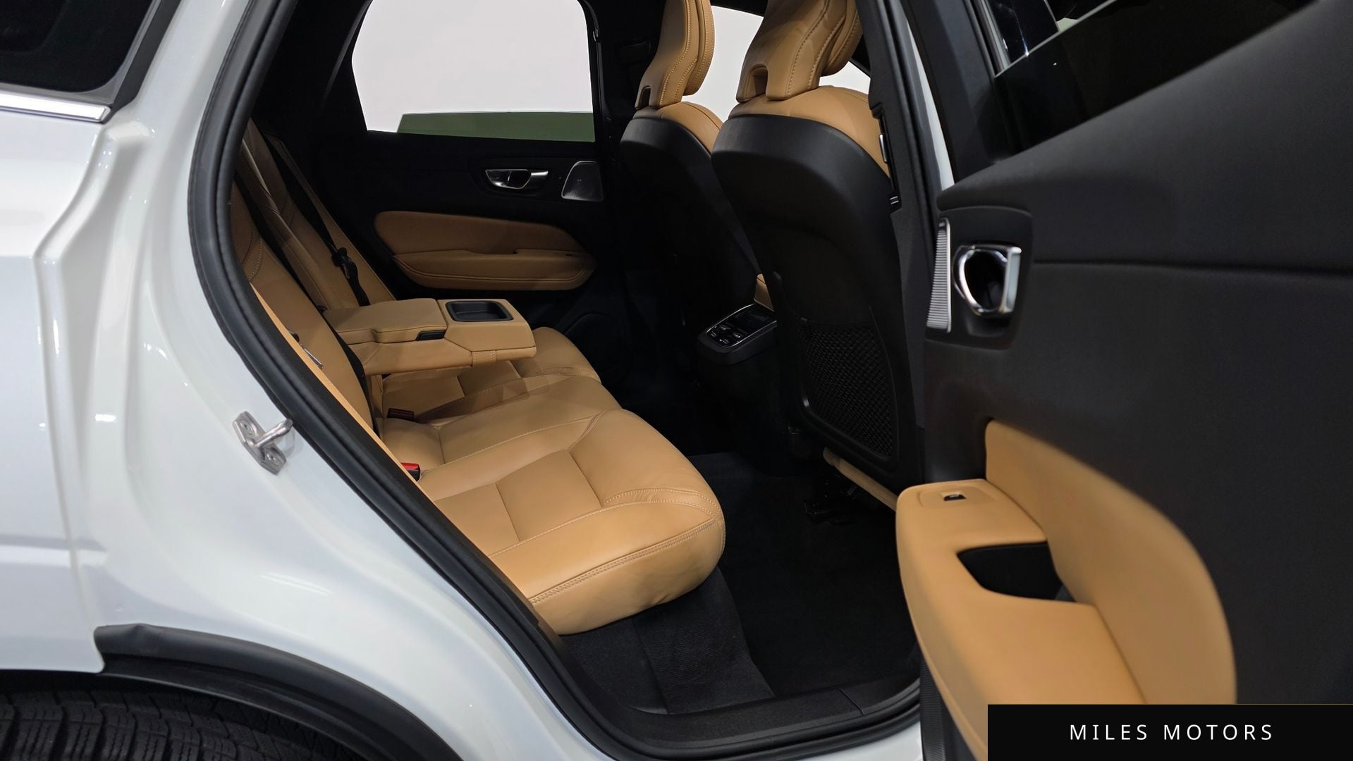 Volvo XC60 2022 — миниатюра 12