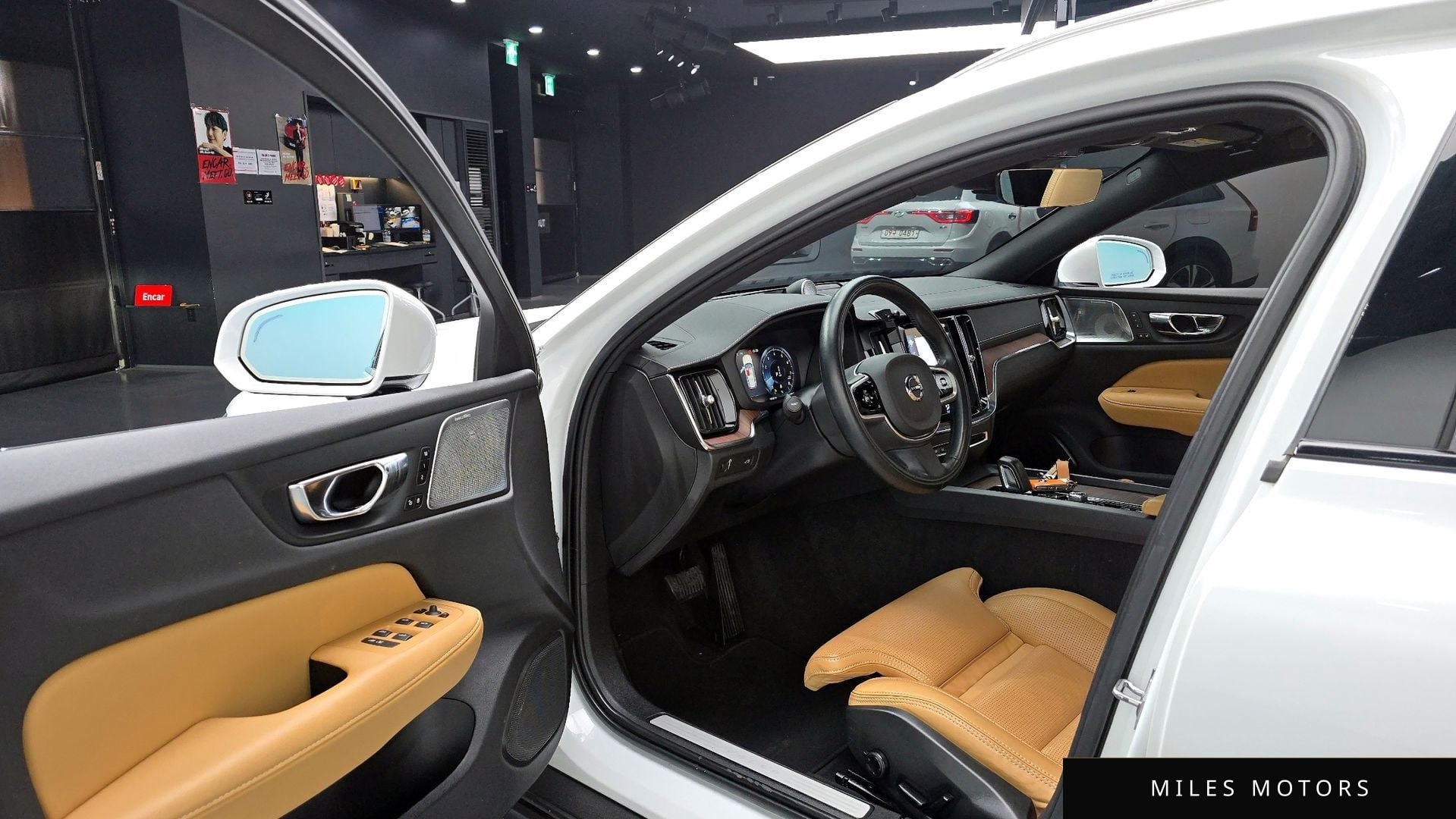 Volvo V60 크로스컨트리 2021 — миниатюра 10