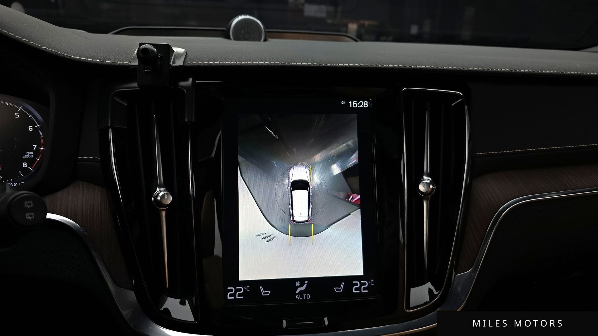 Volvo V60 크로스컨트리 2021 — миниатюра 14