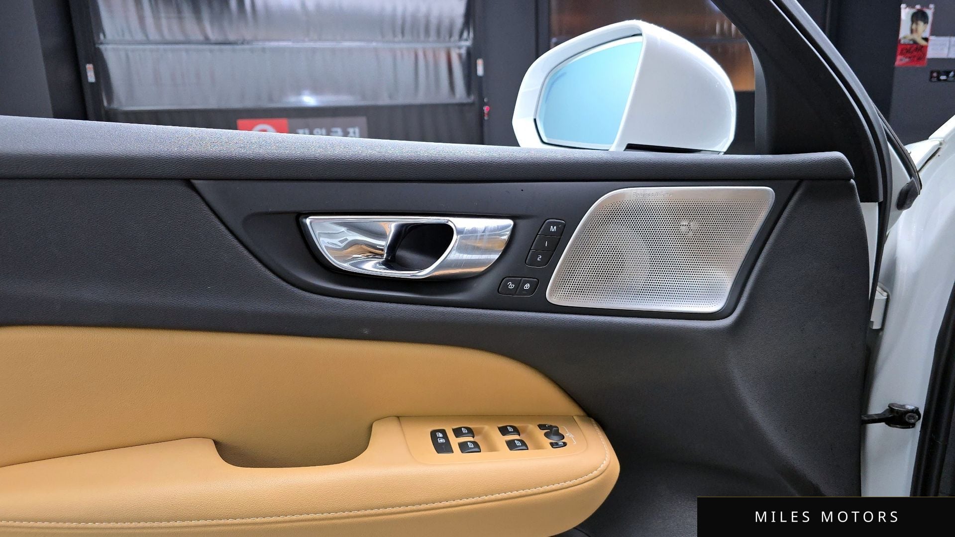 Volvo V60 크로스컨트리 2021 — миниатюра 18