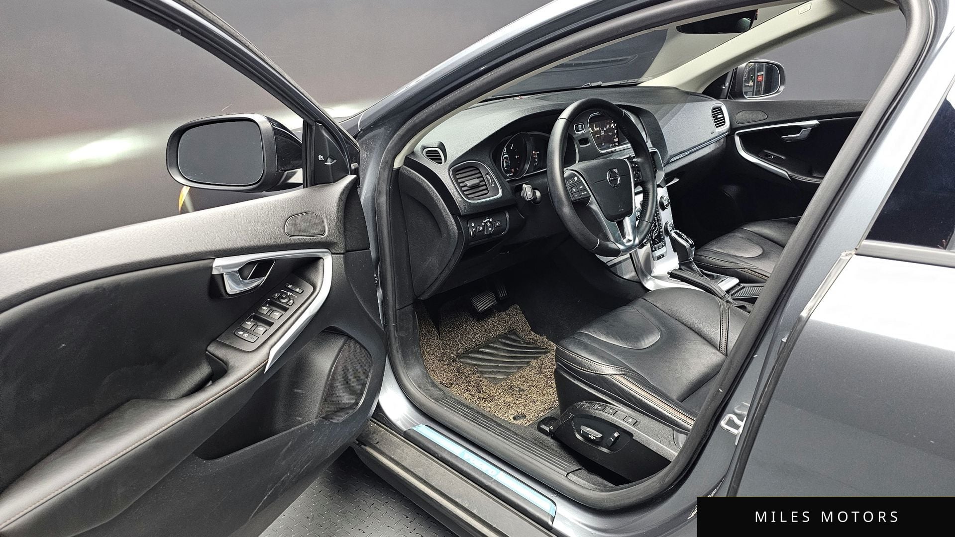 Volvo V40 2019 — миниатюра 11