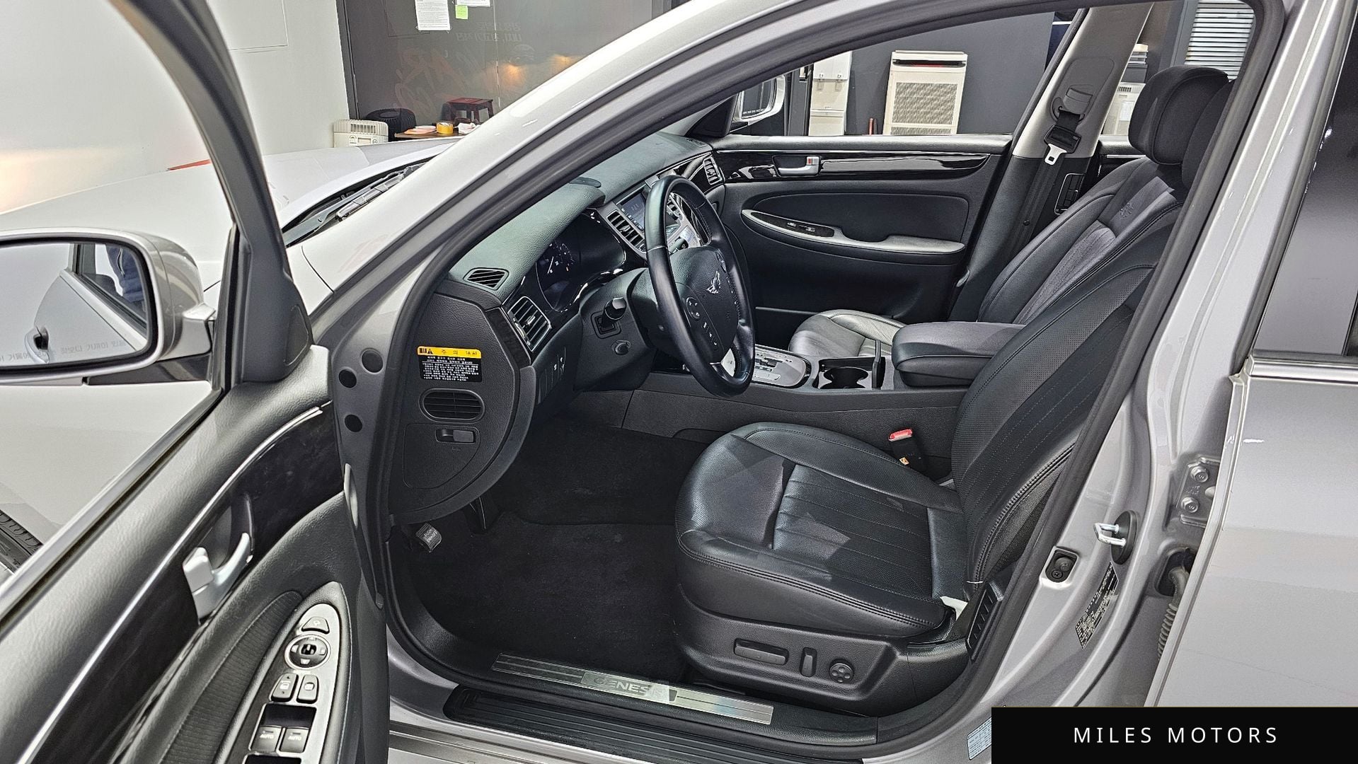 Hyundai Genesis 2013 — миниатюра 10