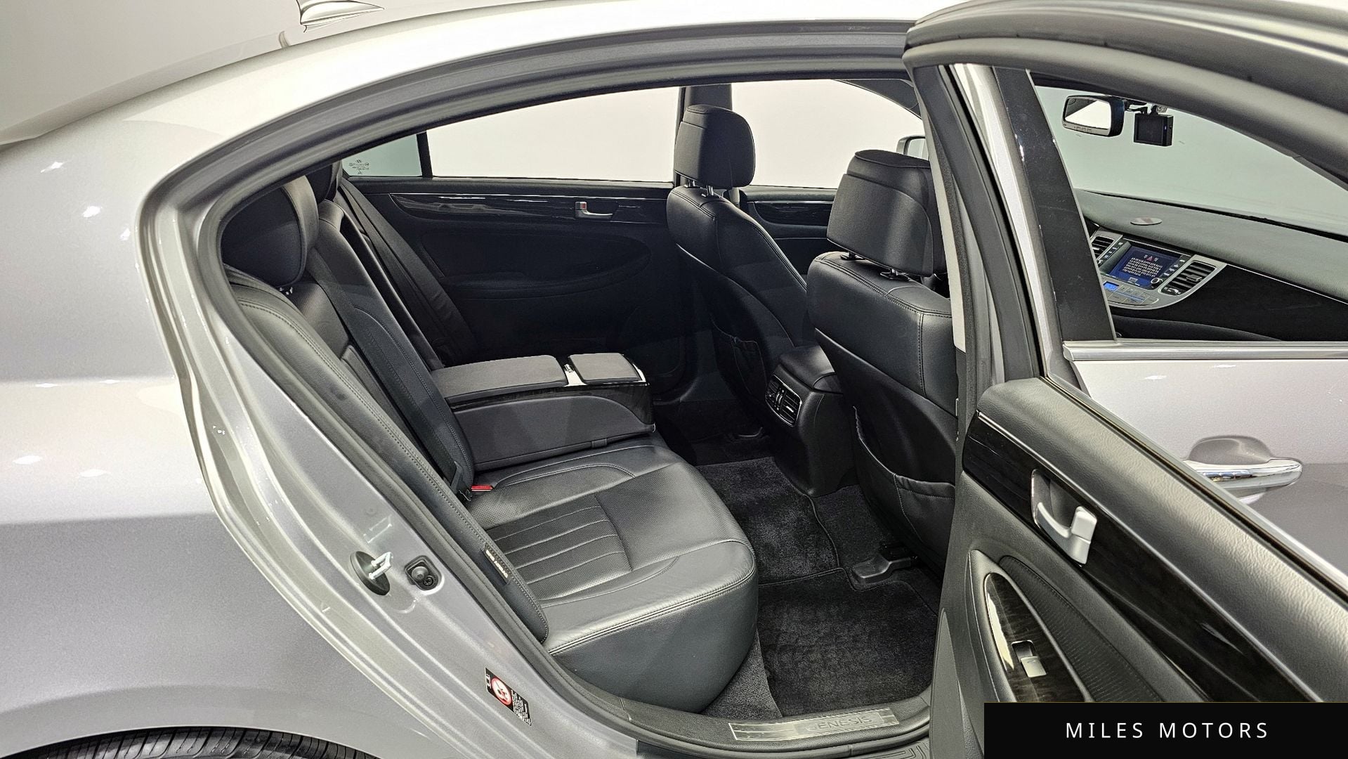 Hyundai Genesis 2013 — миниатюра 12