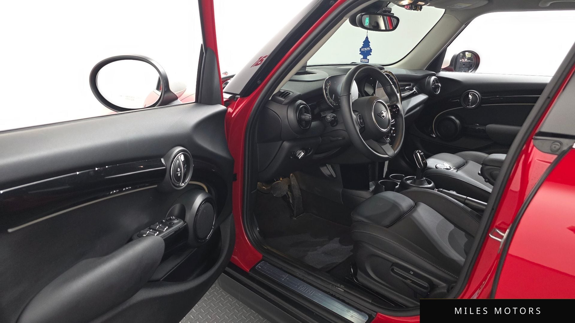 MINI Cooper 2023 — миниатюра 10