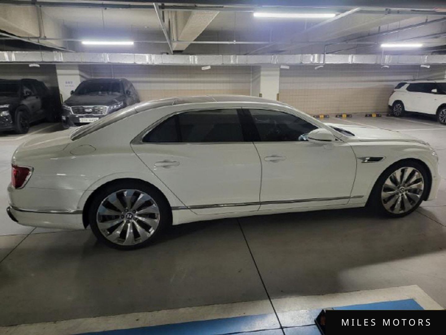 Bentley Flying Spur 2021 — миниатюра 3