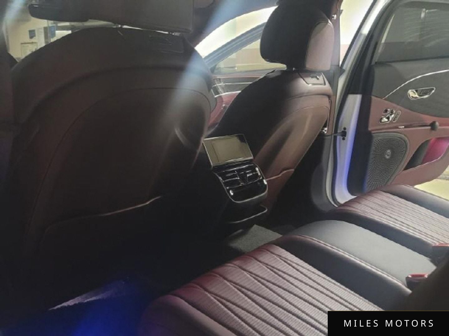 Bentley Flying Spur 2021 — миниатюра 7