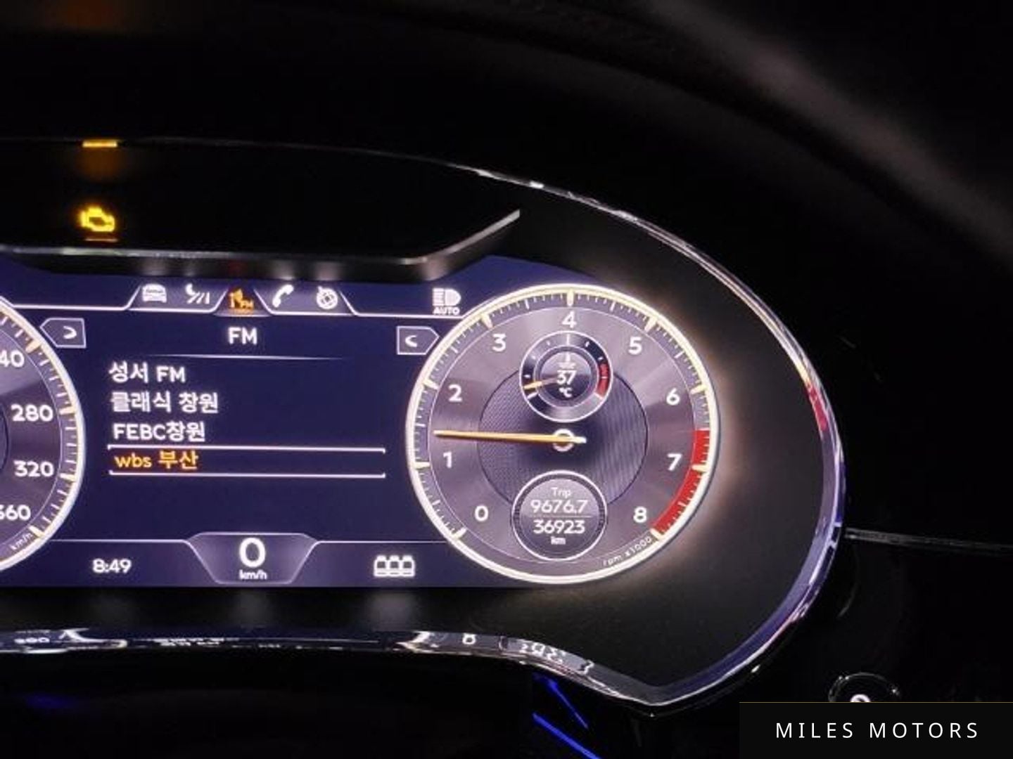 Bentley Flying Spur 2021 — миниатюра 15