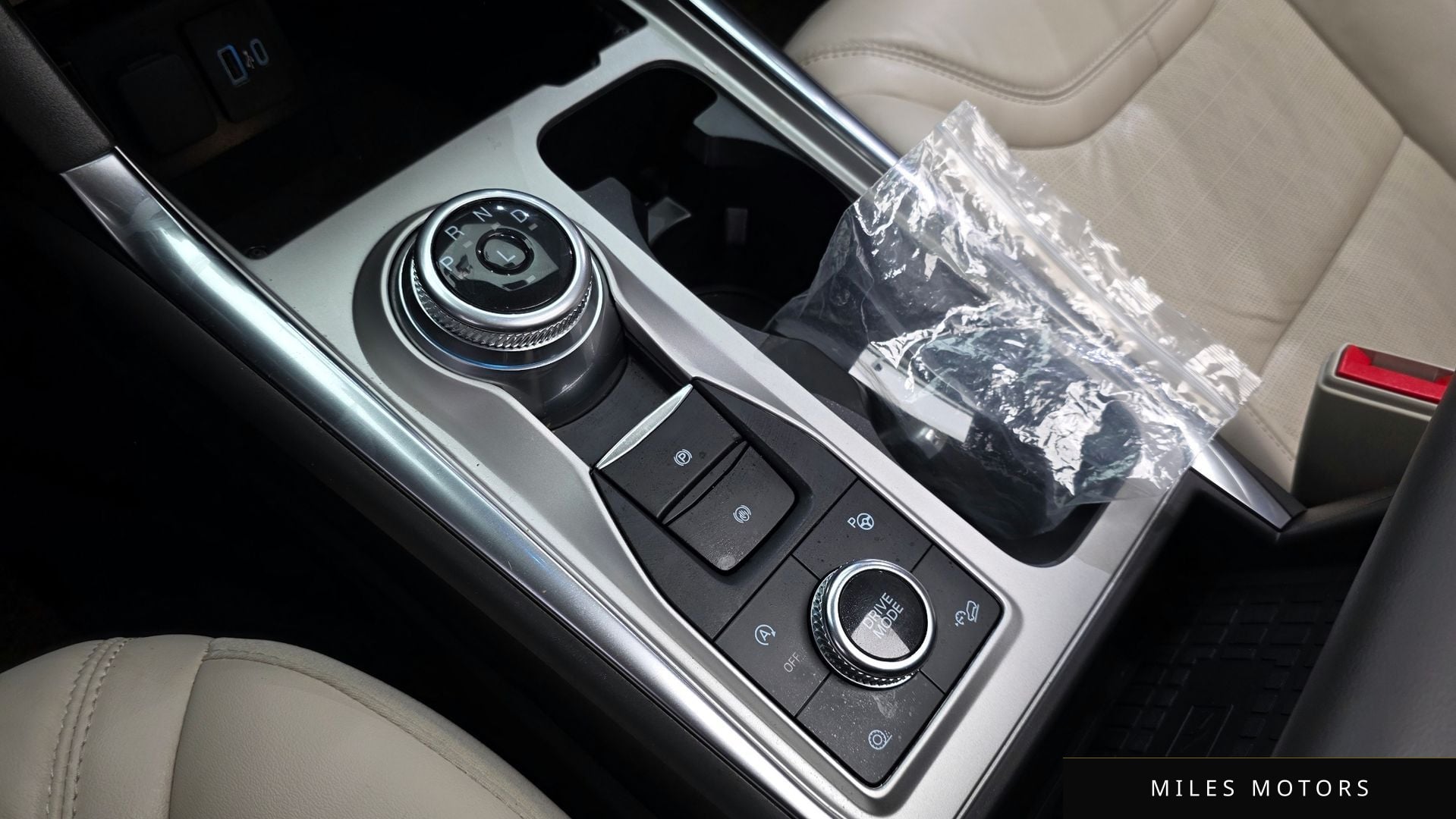 Ford Explorer 2022 — миниатюра 9