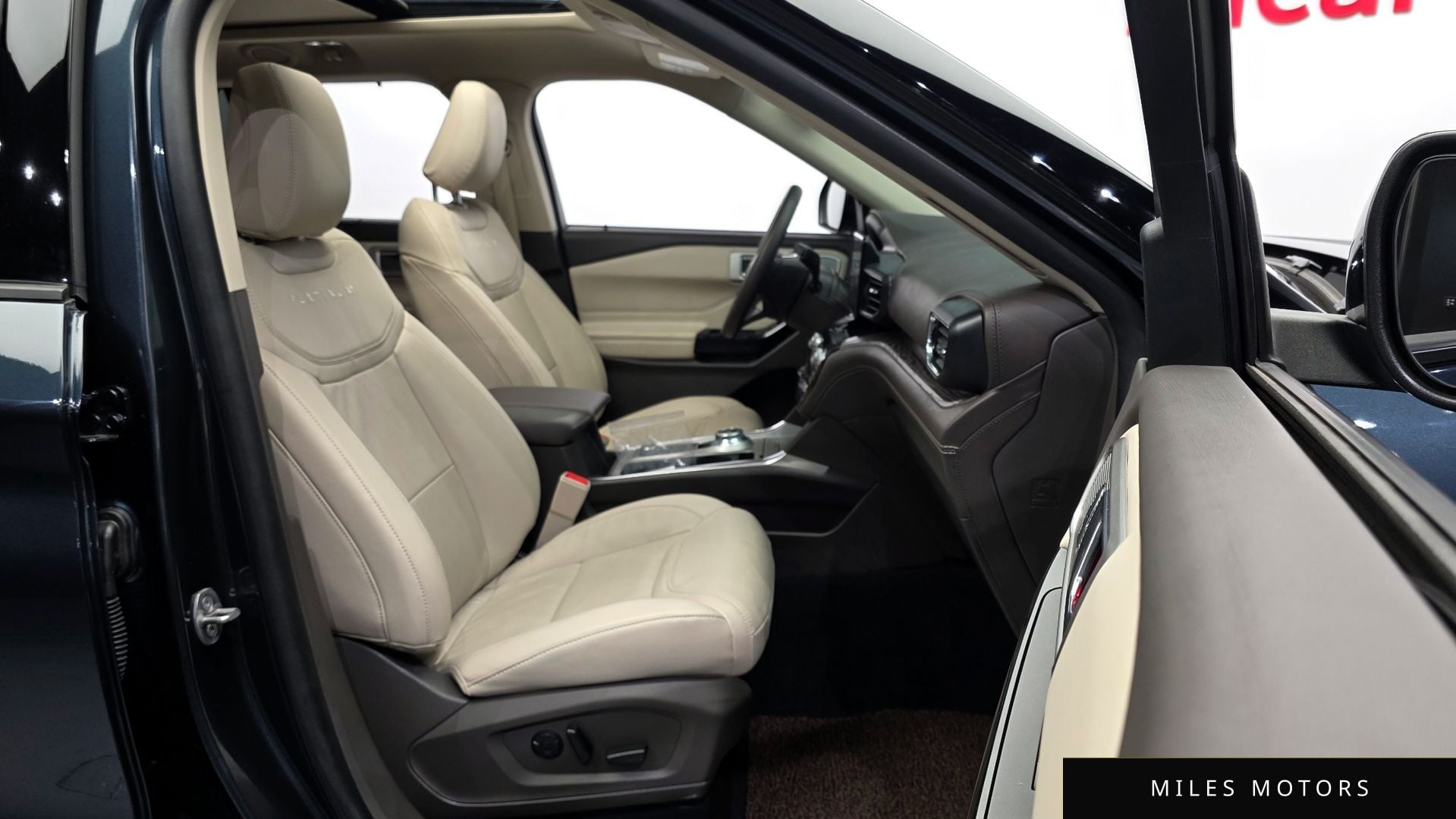 Ford Explorer 2022 — миниатюра 11