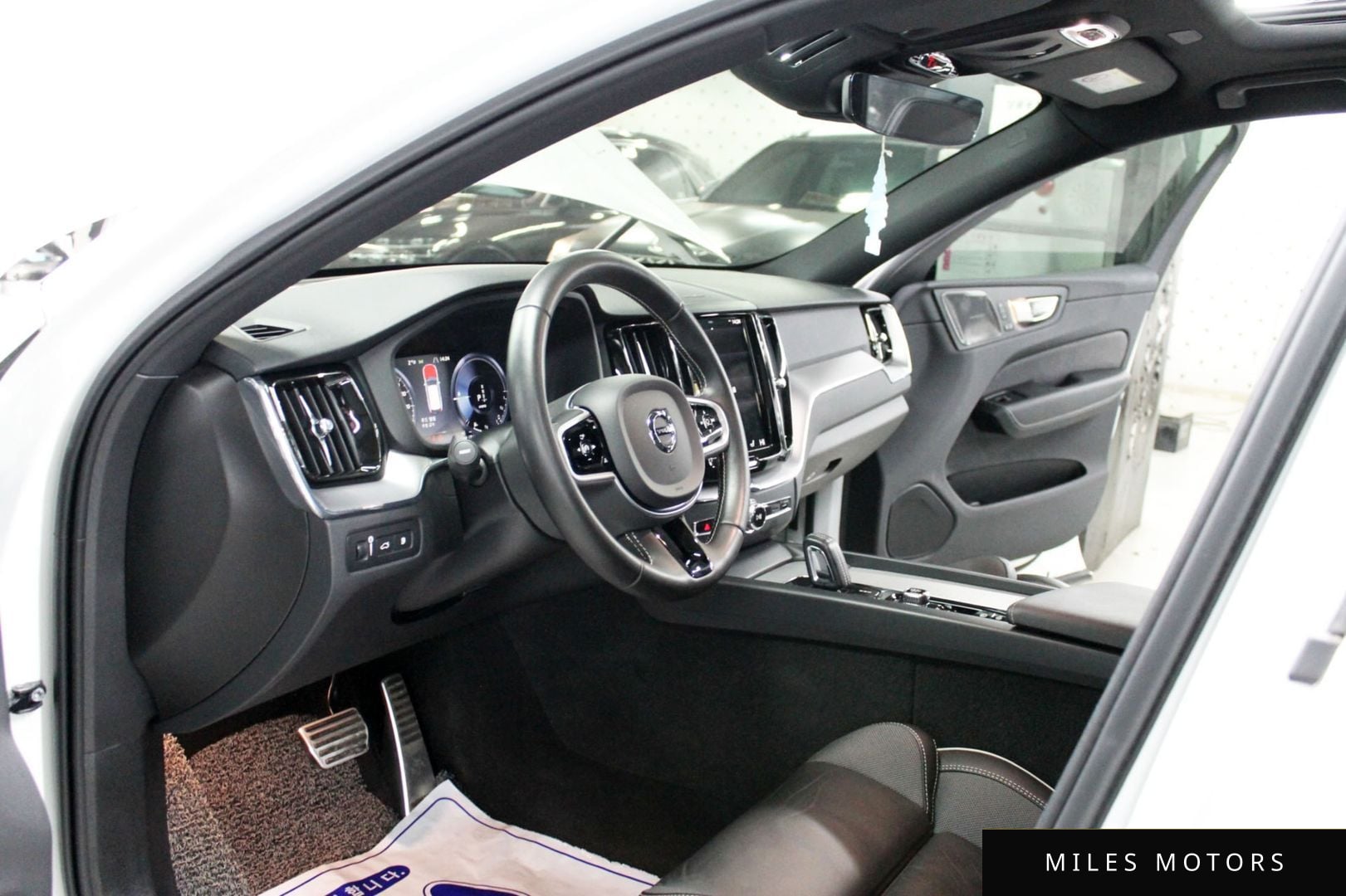 Volvo XC60 2021 — миниатюра 8