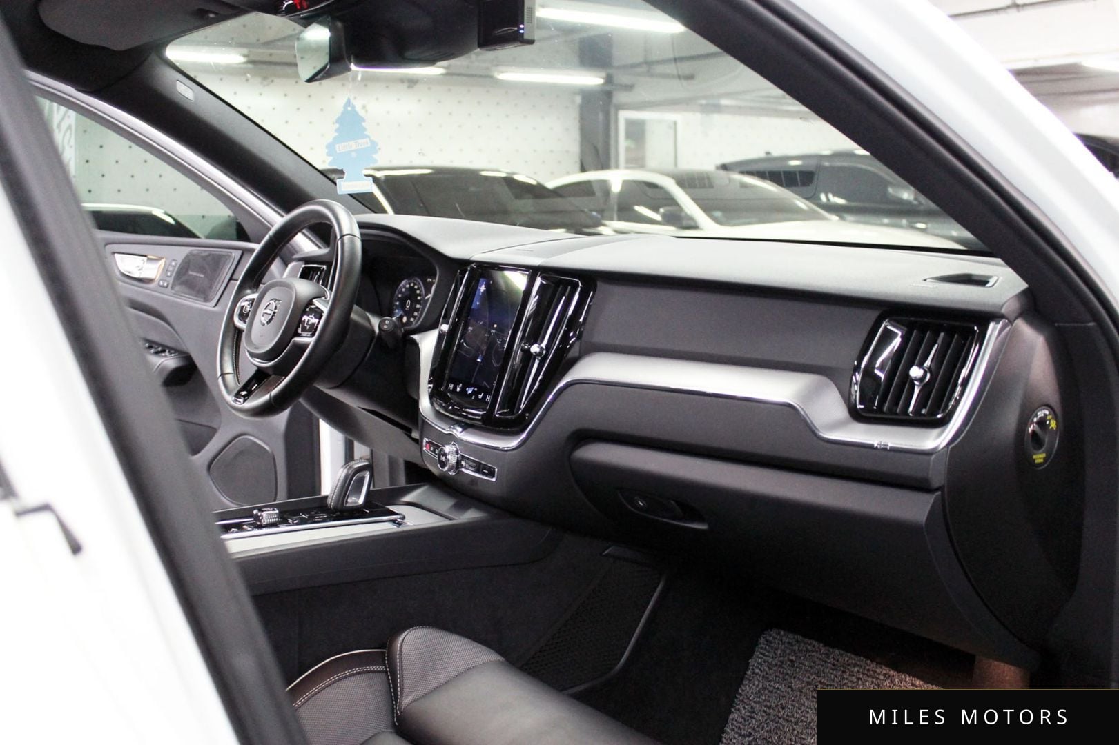 Volvo XC60 2021 — миниатюра 10