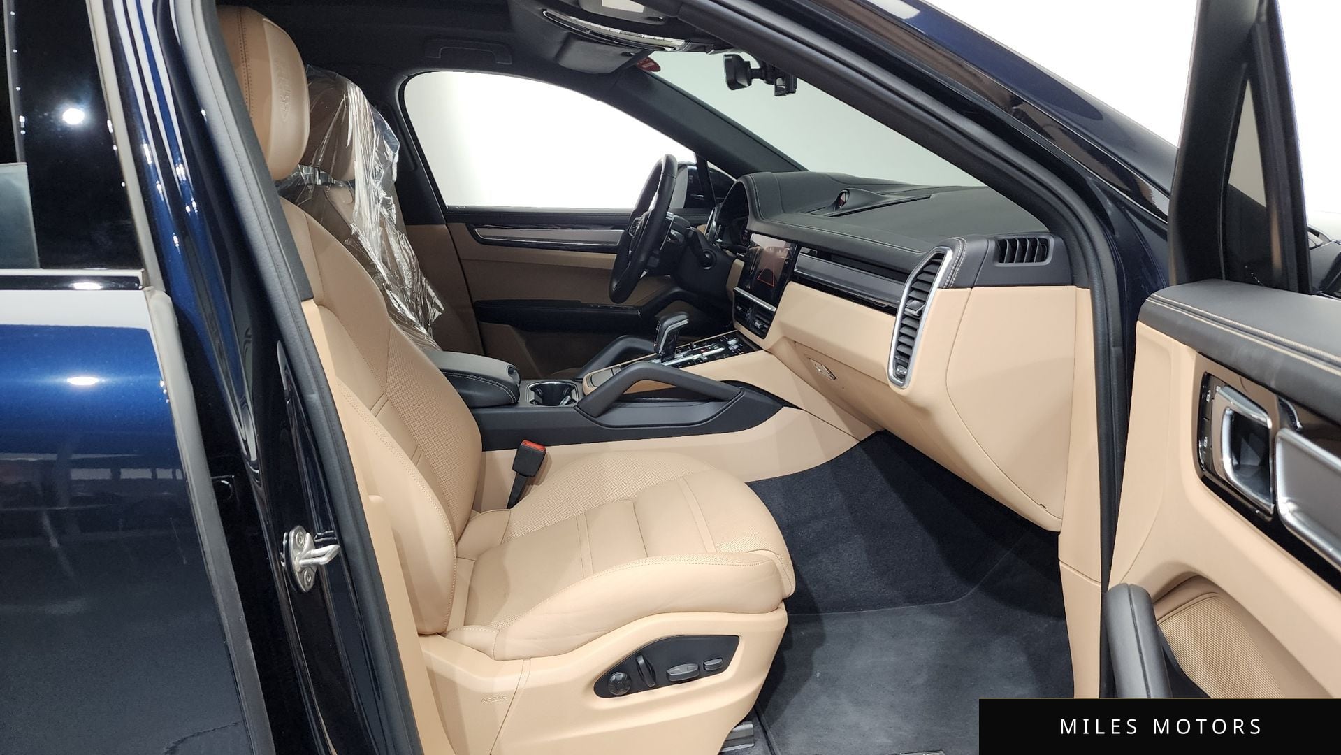 Porsche Cayenne 2023 — миниатюра 11