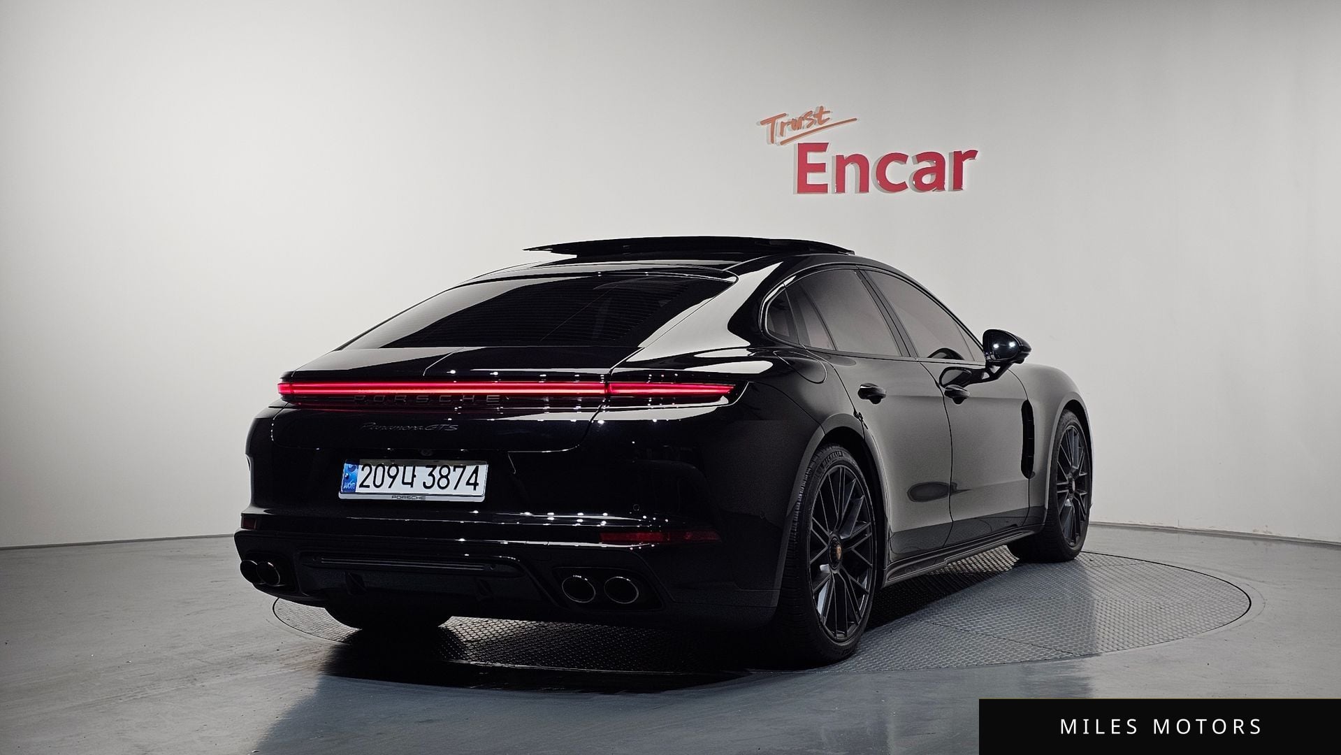 Porsche Panamera 2025 — миниатюра 2