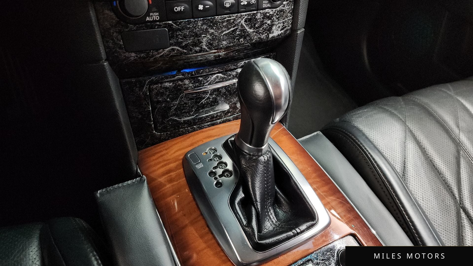 Infiniti FX30d 2012 — миниатюра 9