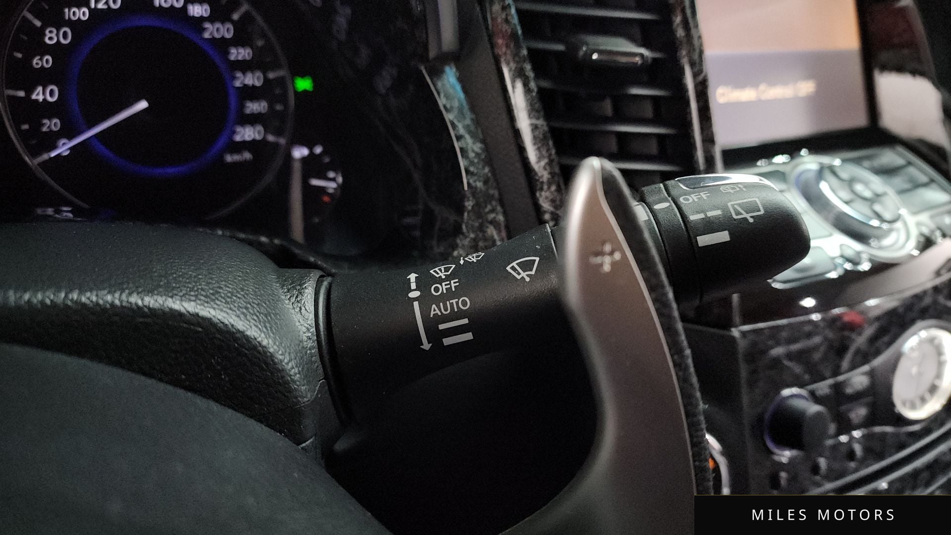 Infiniti FX30d 2012 — миниатюра 14
