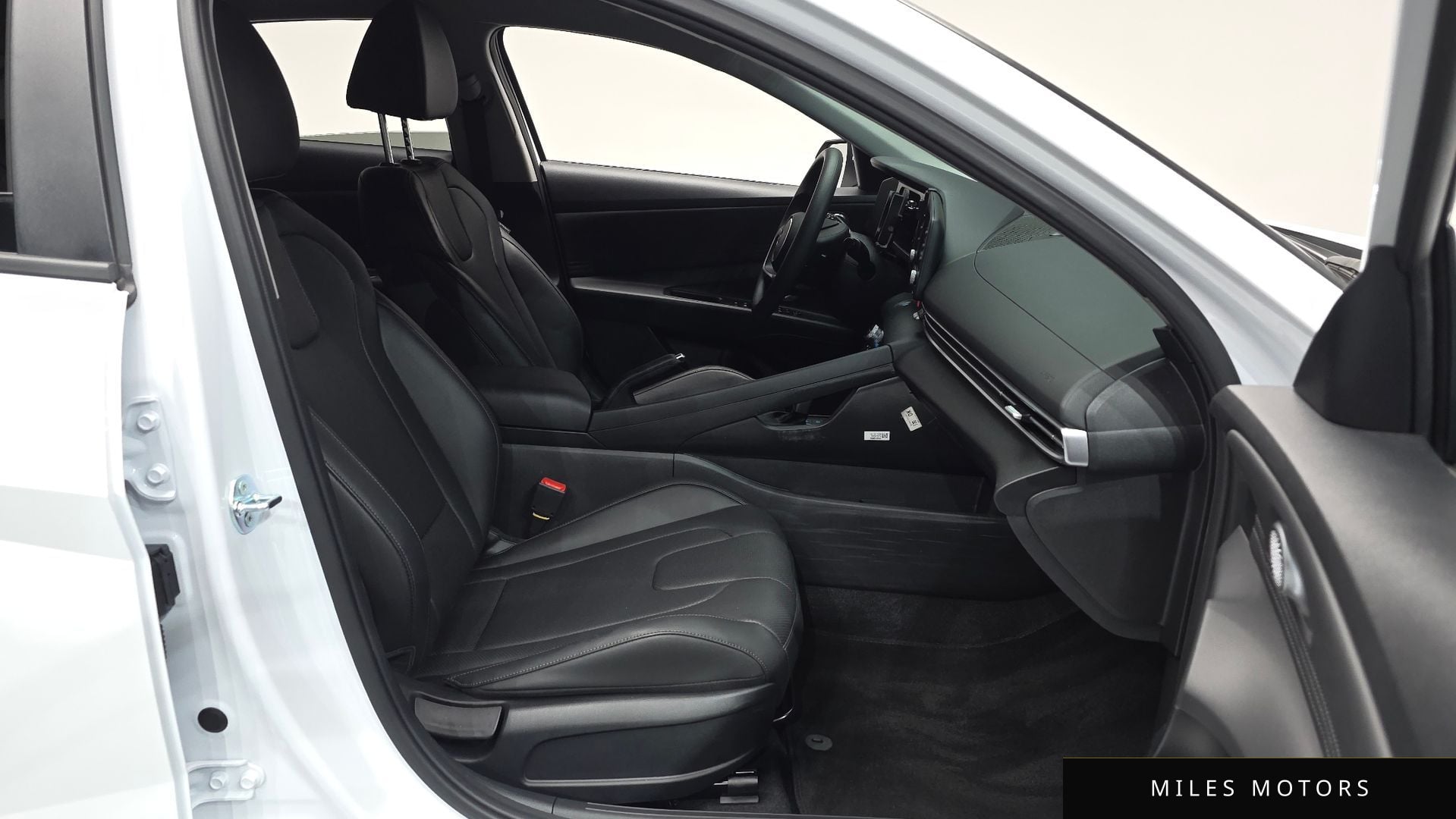 Hyundai AVANTE 2025 — миниатюра 9