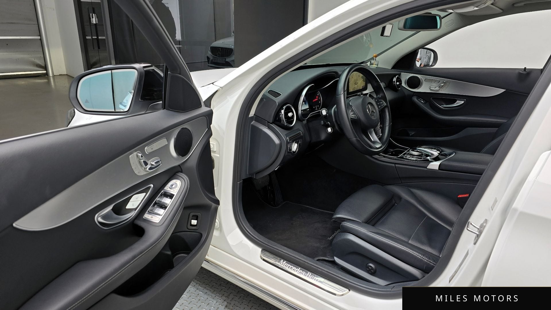 Mercedes-Benz C-Class W205 2017 — миниатюра 11