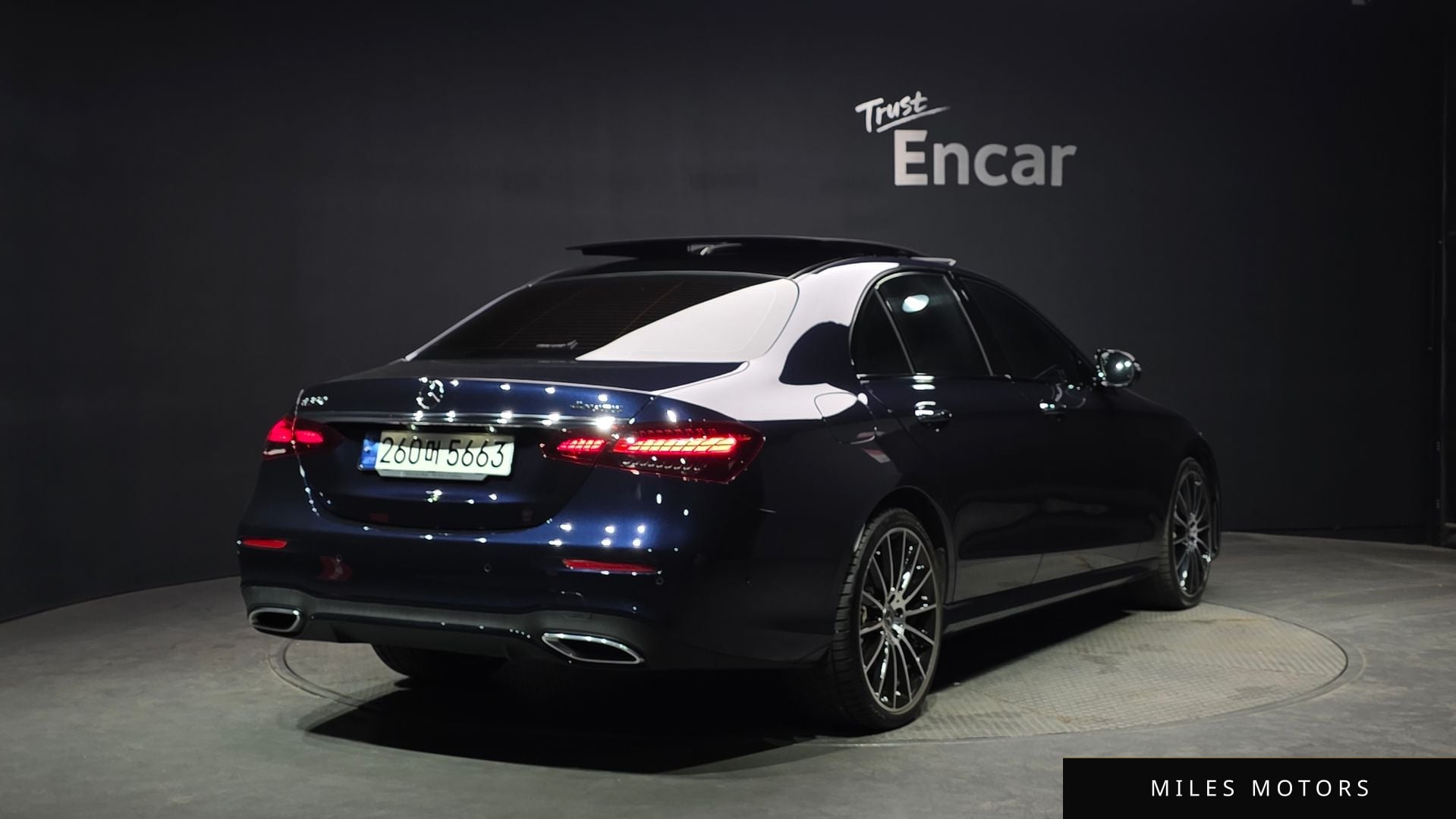 Mercedes-Benz E-Class W213 2023 — миниатюра 2