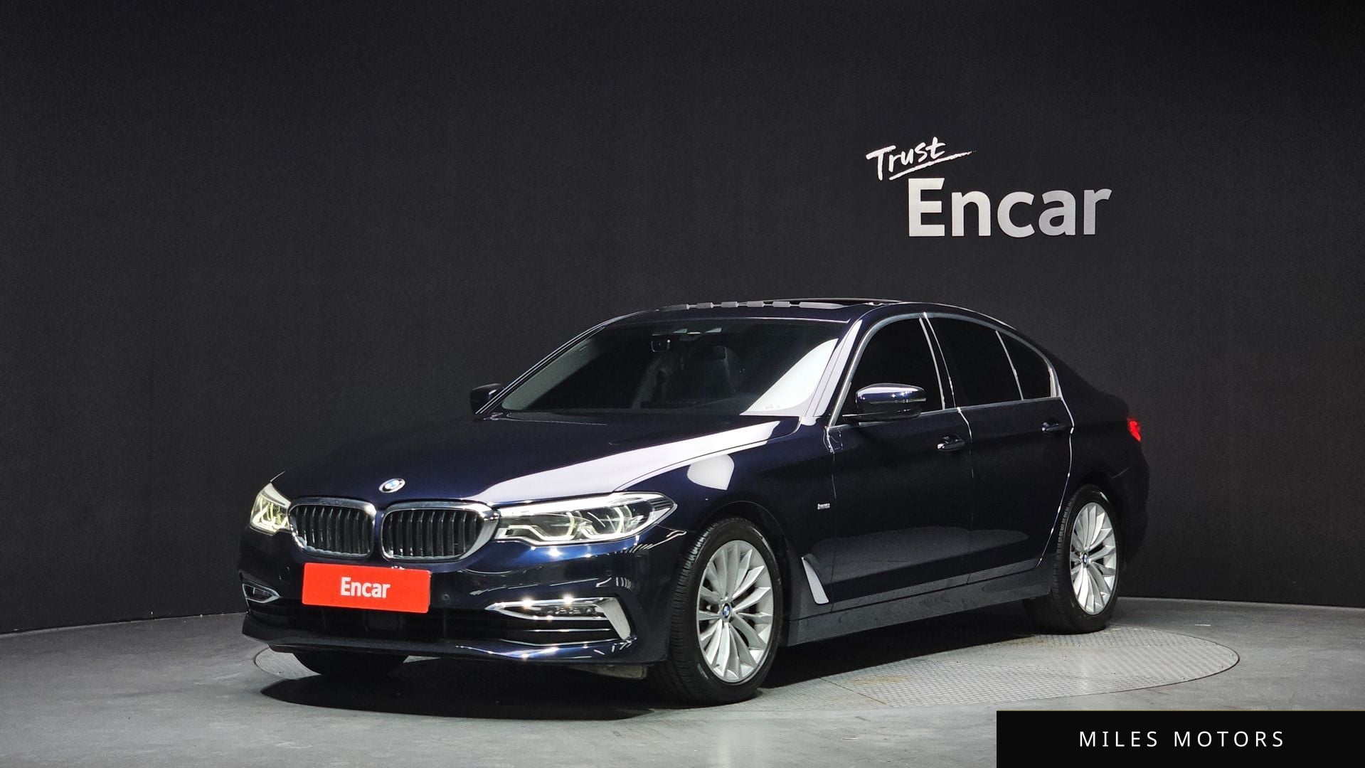 BMW 5 Series (G30) 2018 — фото 1 из 12