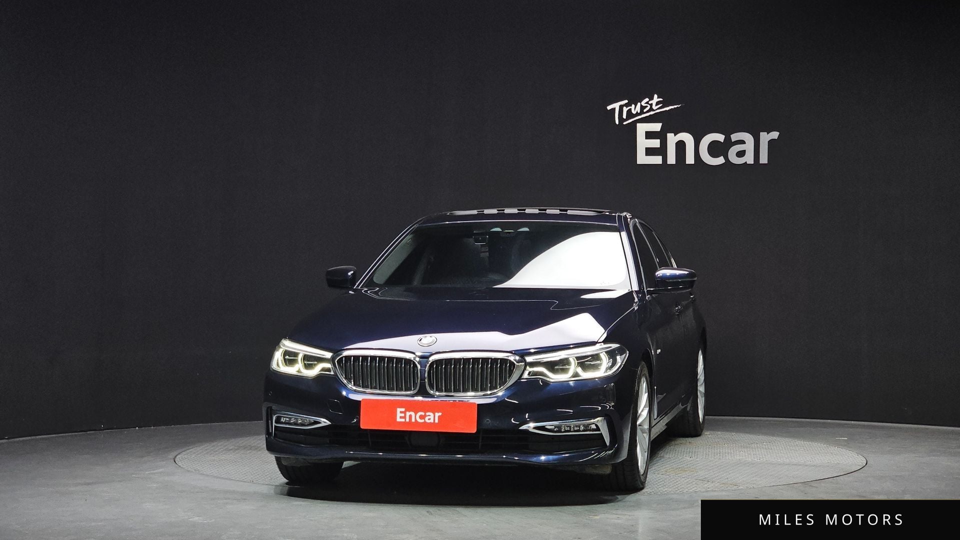 BMW 5 Series (G30) 2018 — миниатюра 3