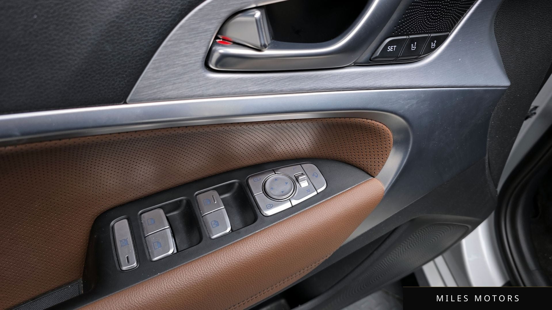 Genesis G70 2019 — миниатюра 14