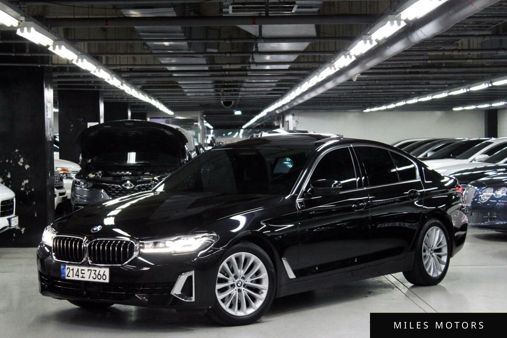 BMW 5 Series (G30) 2022 — миниатюра 3