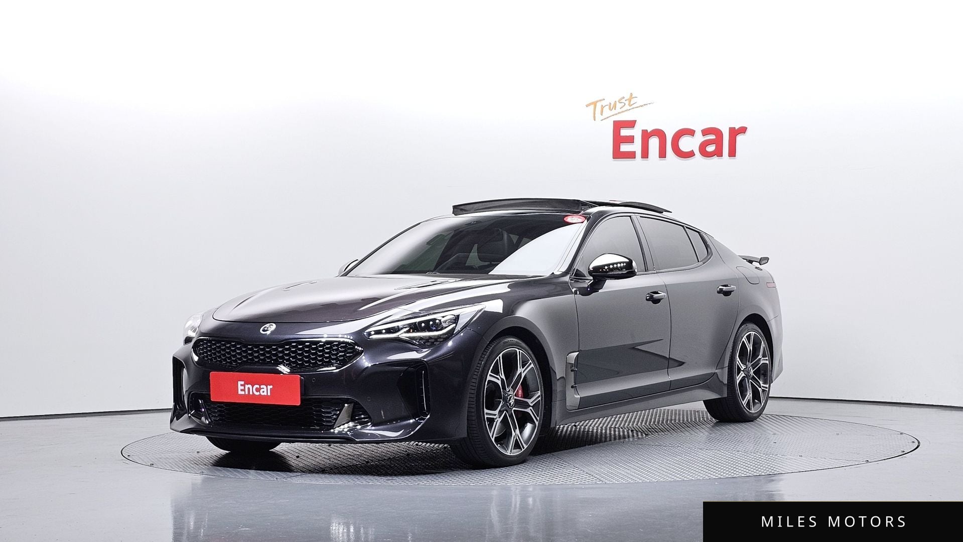 Kia Stinger 2018 — фото 1 из 12