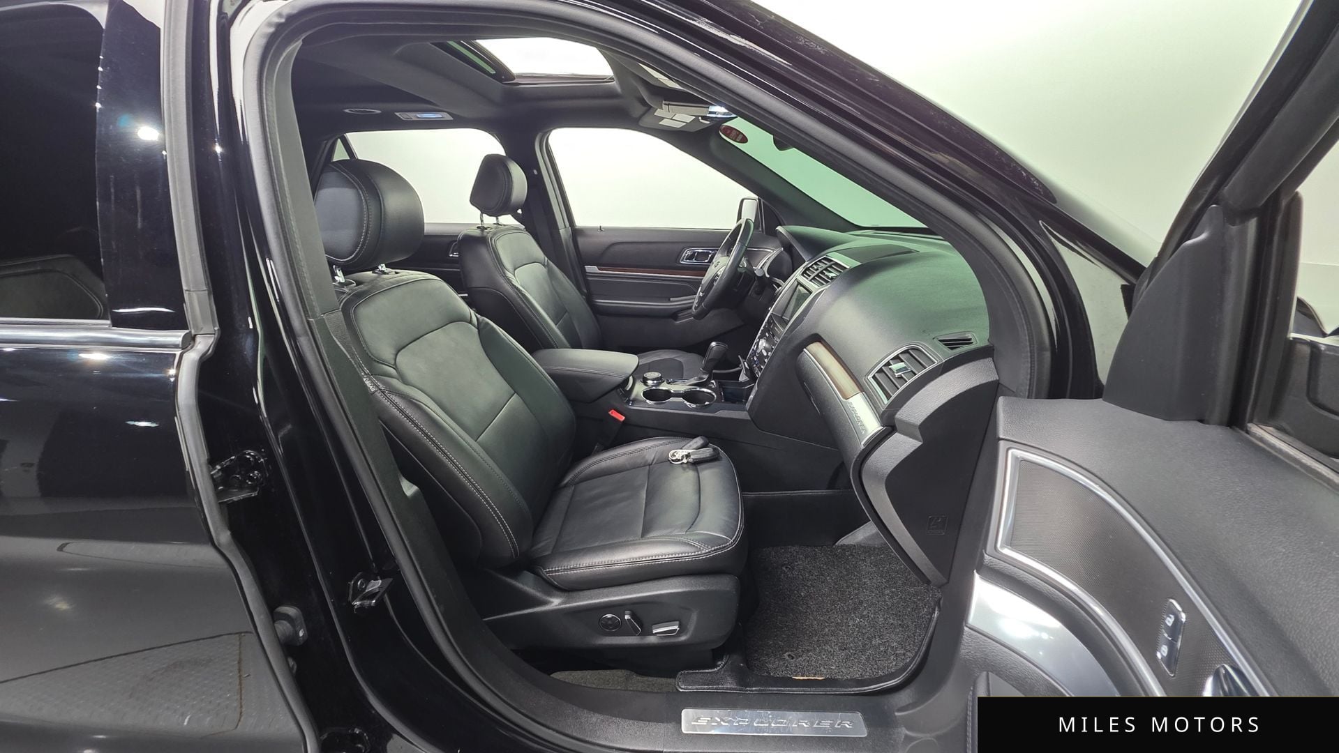 Ford Explorer 2017 — миниатюра 10
