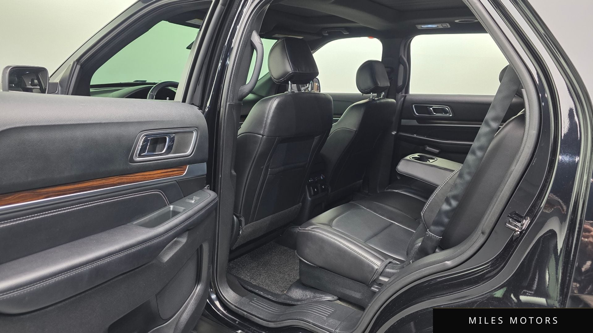 Ford Explorer 2017 — миниатюра 18