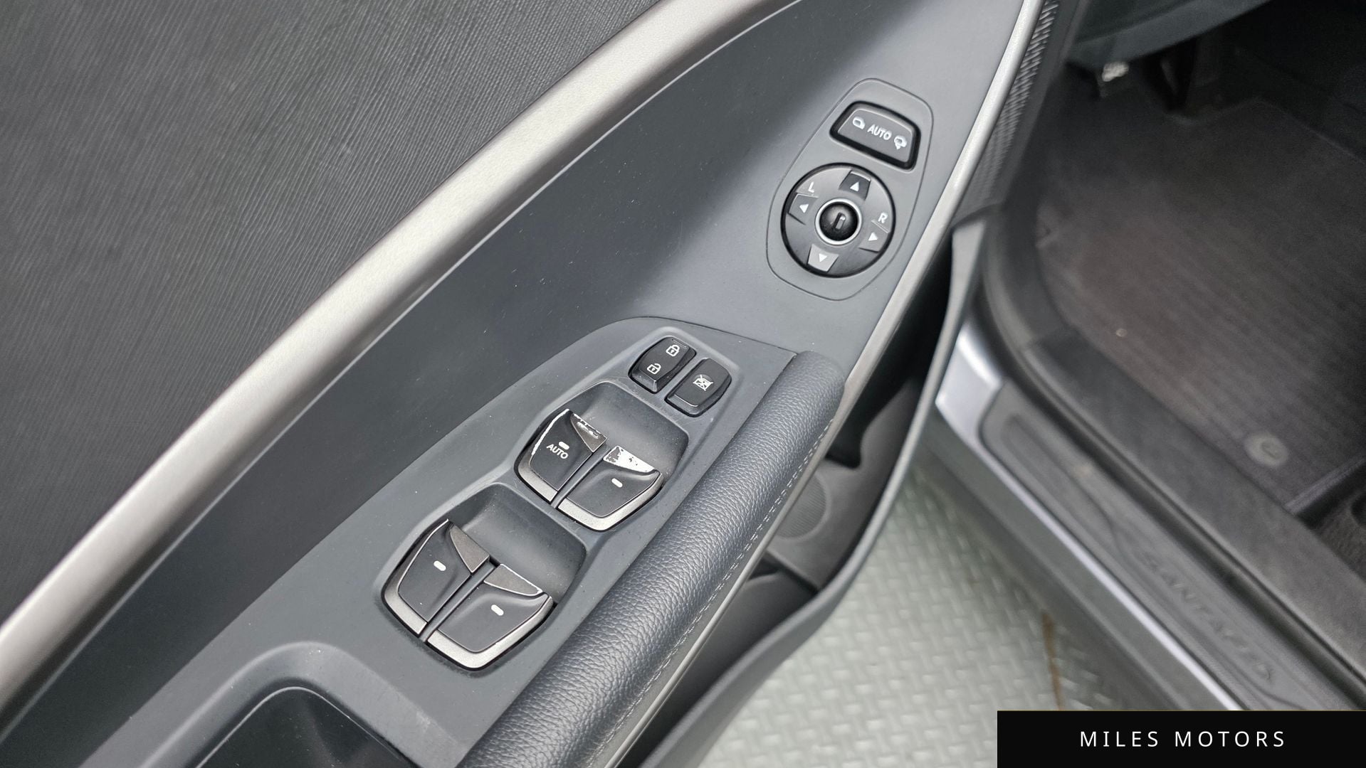 Hyundai Santafe 2016 — миниатюра 12