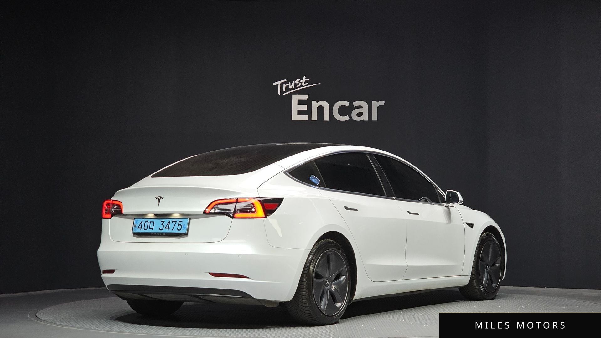 Tesla Model 3 2020 — миниатюра 2
