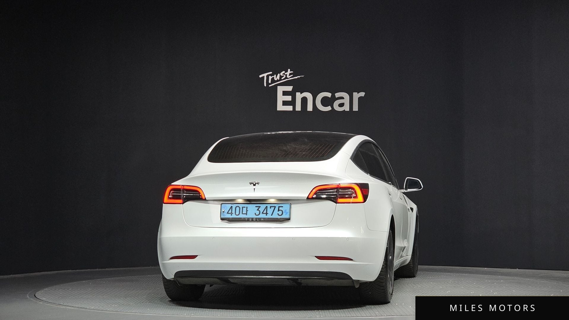 Tesla Model 3 2020 — миниатюра 4