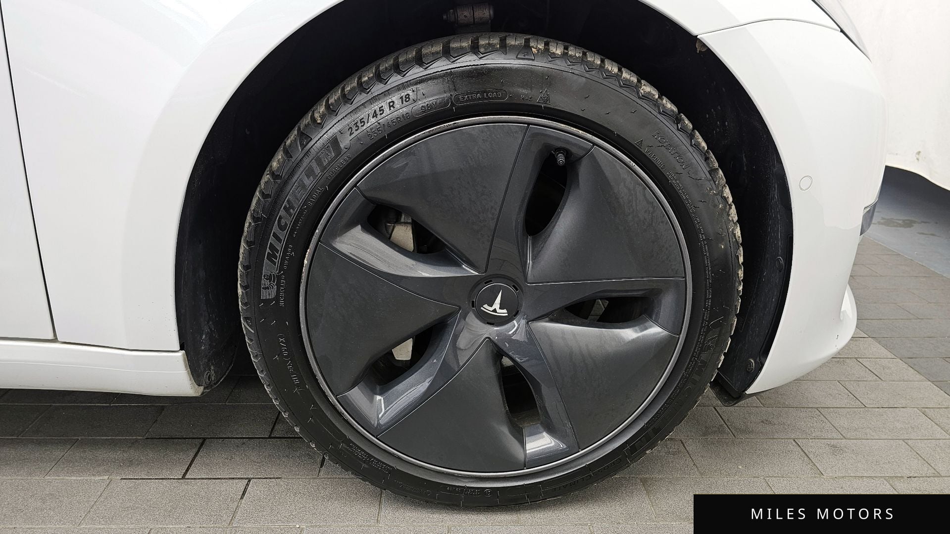 Tesla Model 3 2020 — миниатюра 5