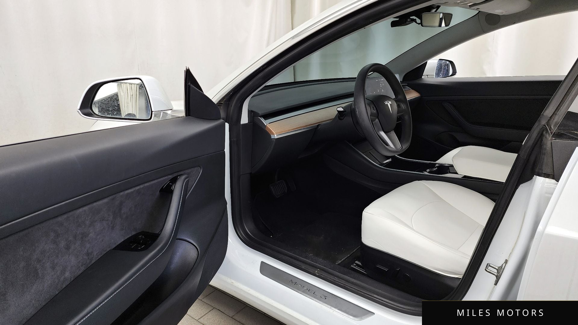 Tesla Model 3 2020 — миниатюра 10