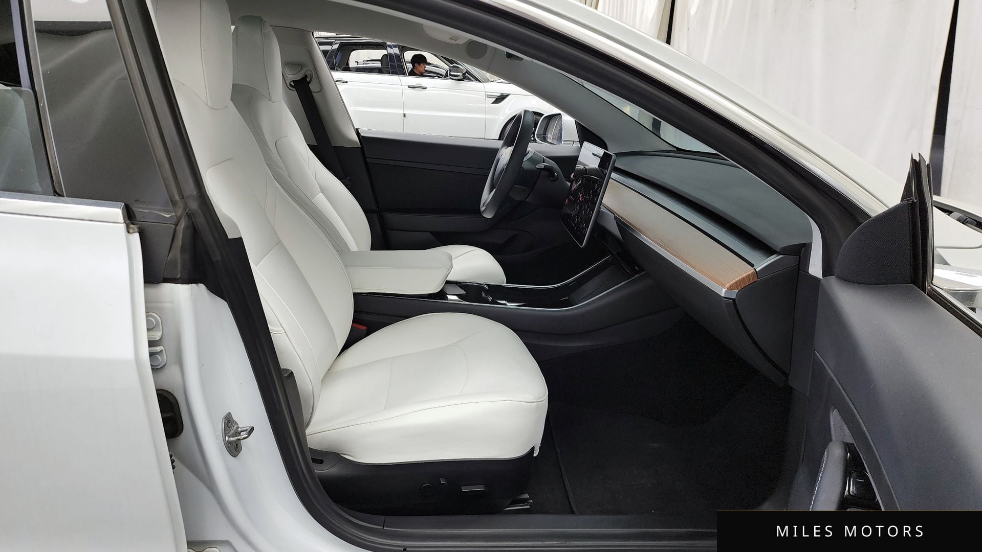 Tesla Model 3 2020 — миниатюра 11