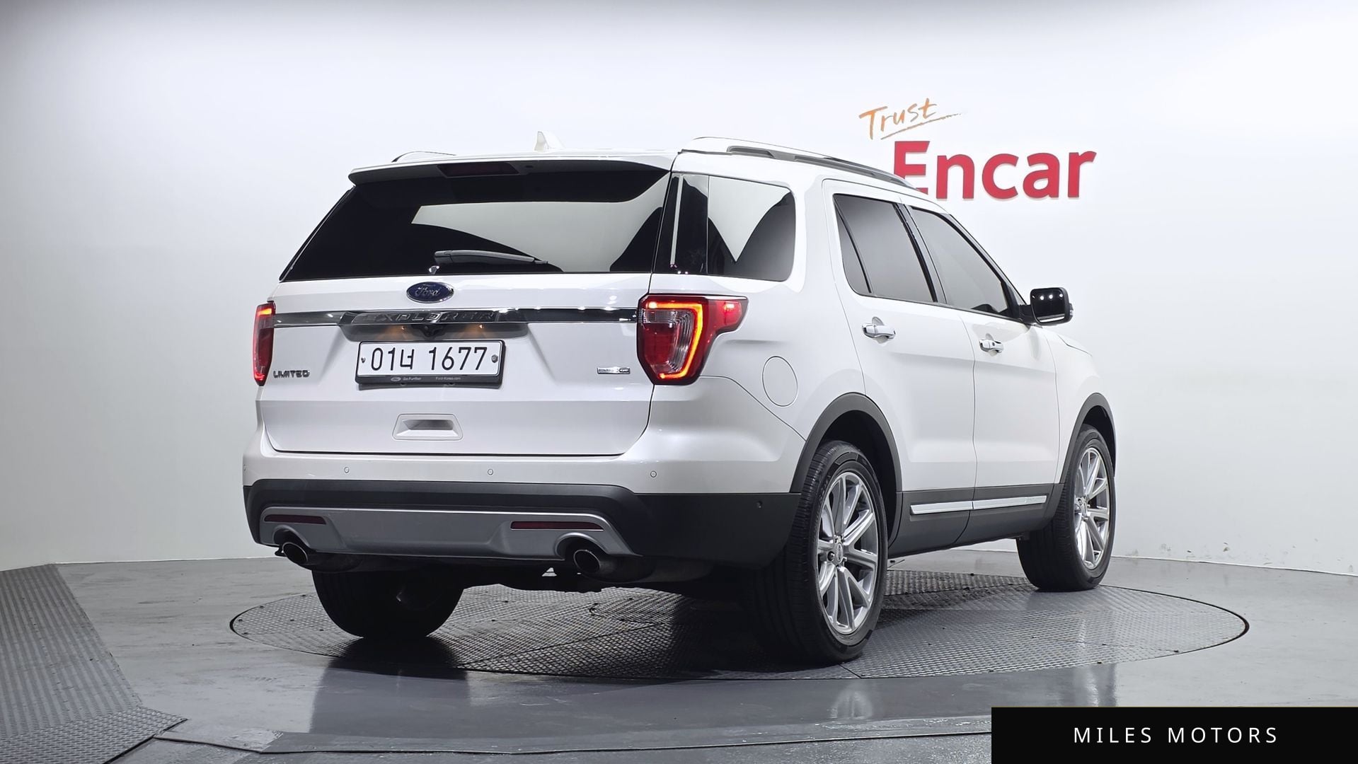 Ford Explorer 2017 — миниатюра 2