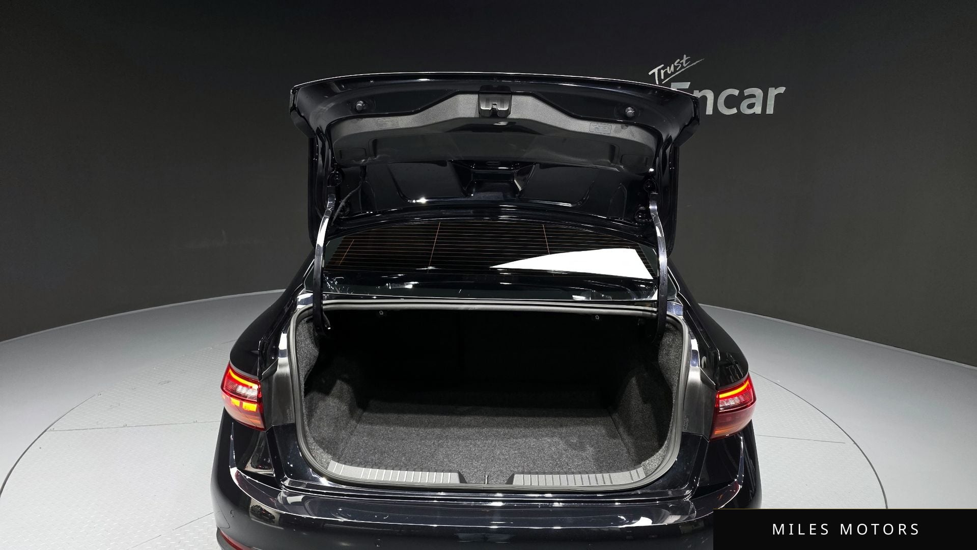 Volkswagen 제타 2023 — миниатюра 20