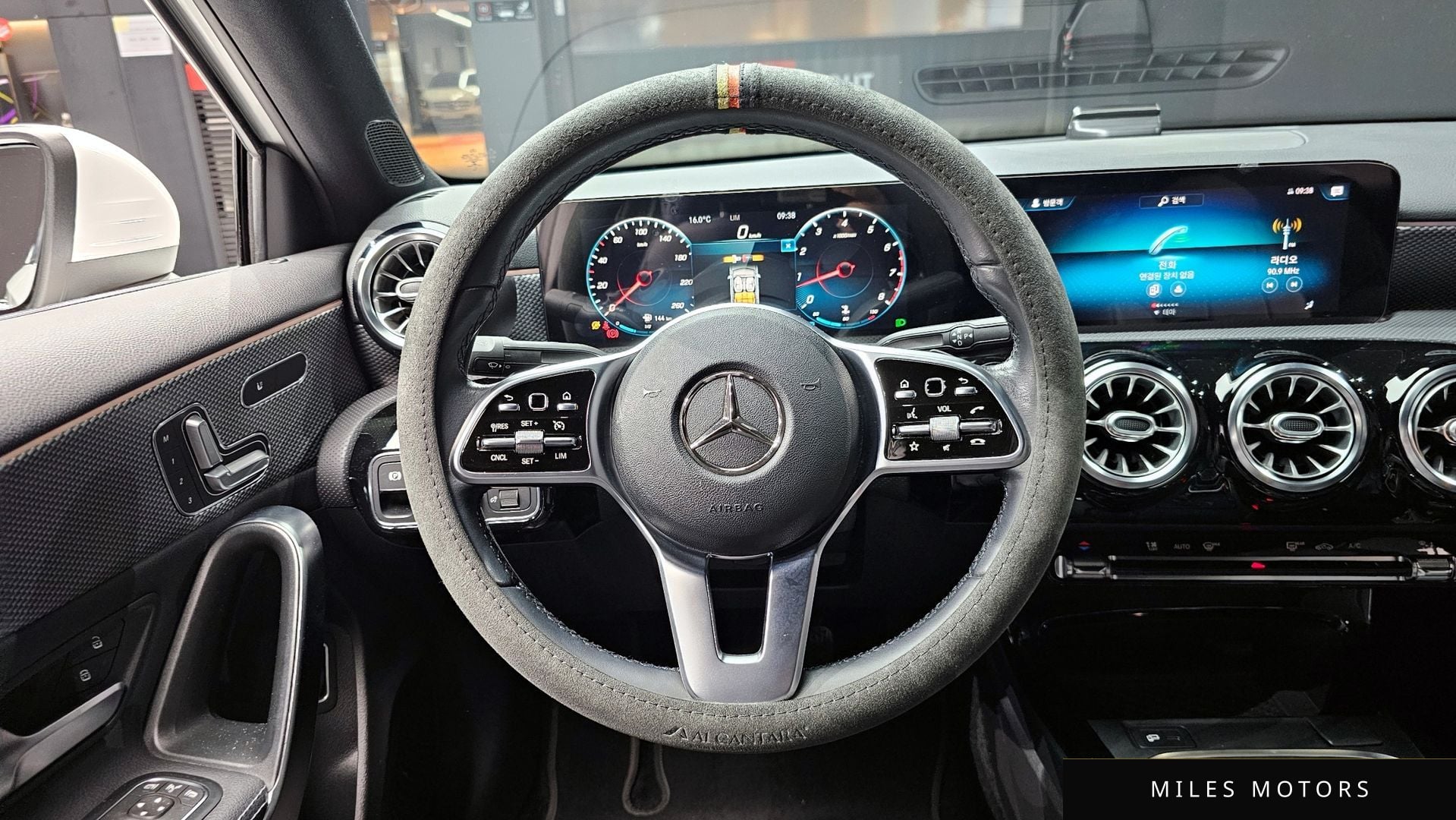 Mercedes-Benz A-클래스 W177 2021 — миниатюра 13