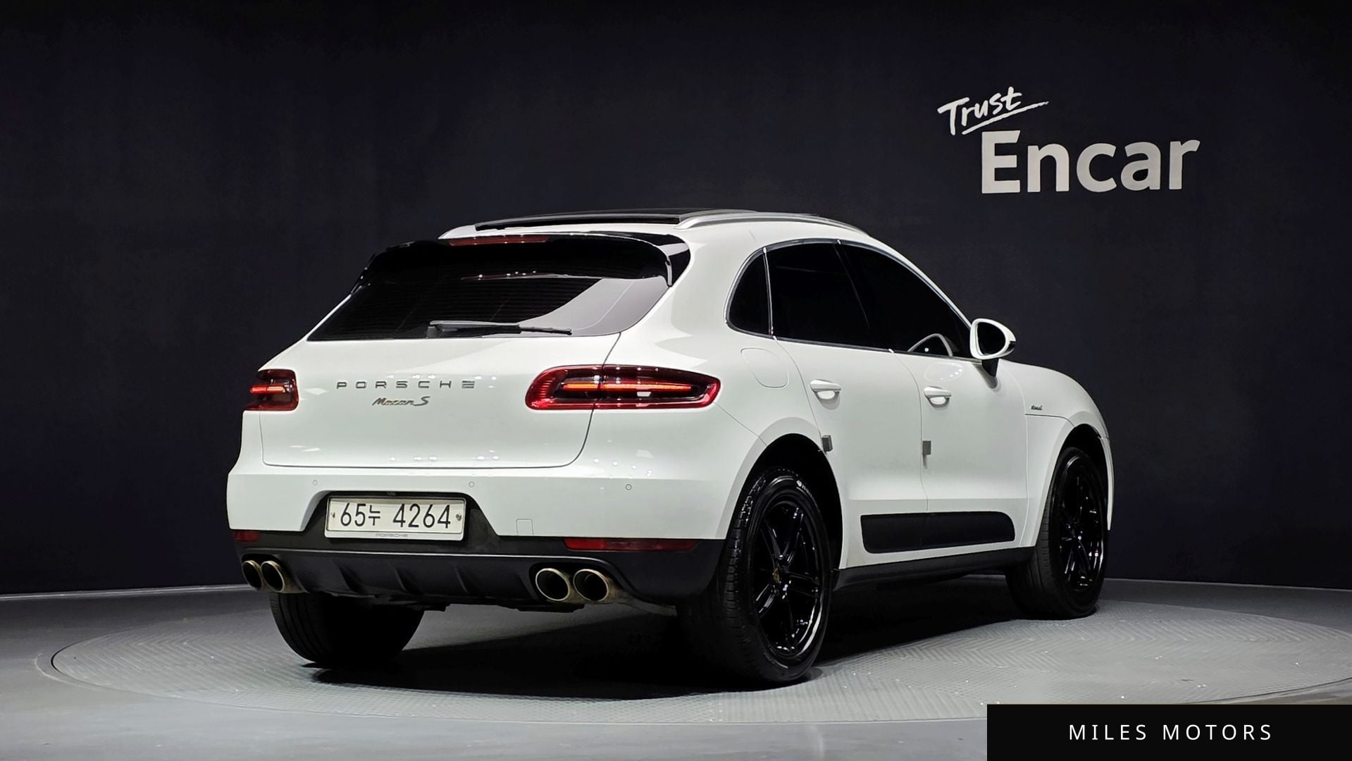 Porsche Macan 2017 — миниатюра 2