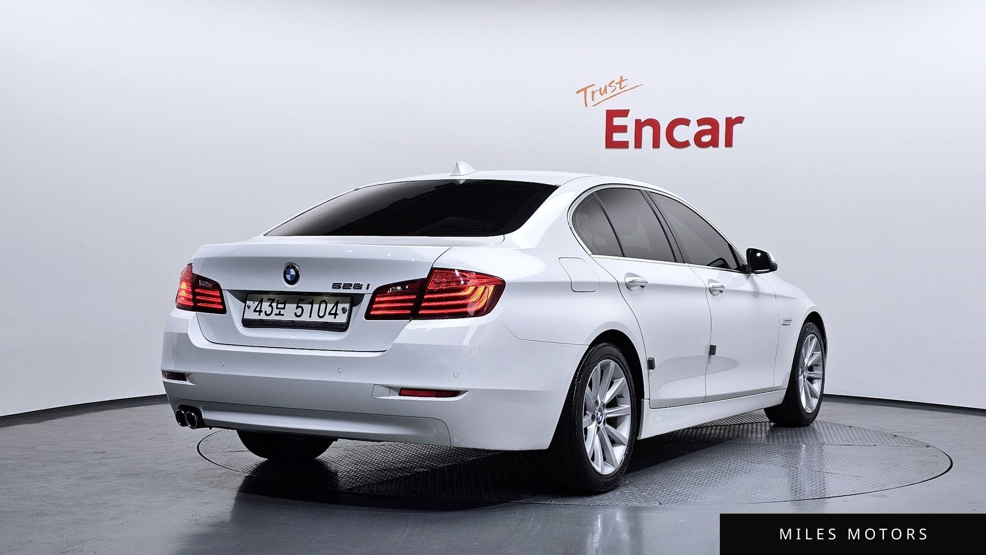 BMW 5 Series (F10) 2015 — миниатюра 2