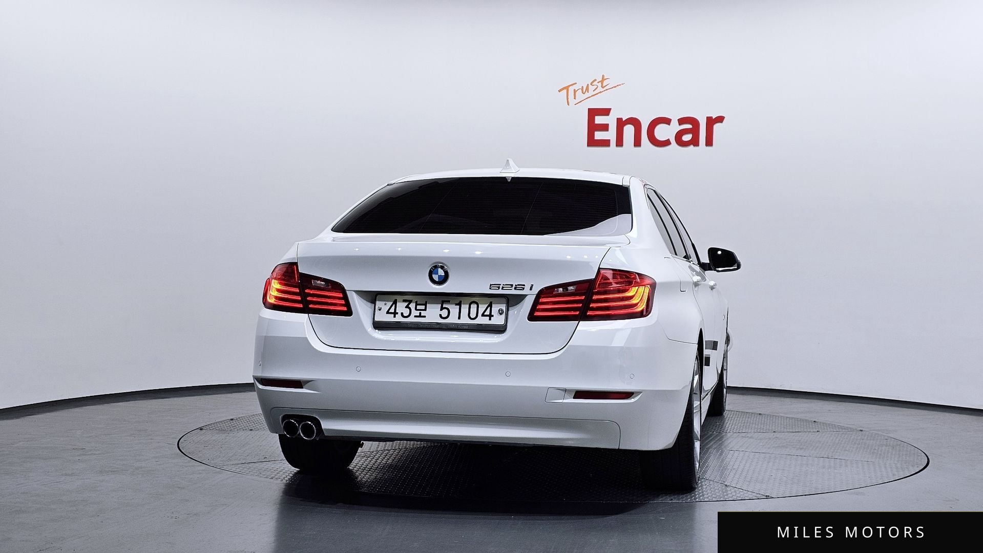 BMW 5 Series (F10) 2015 — миниатюра 4