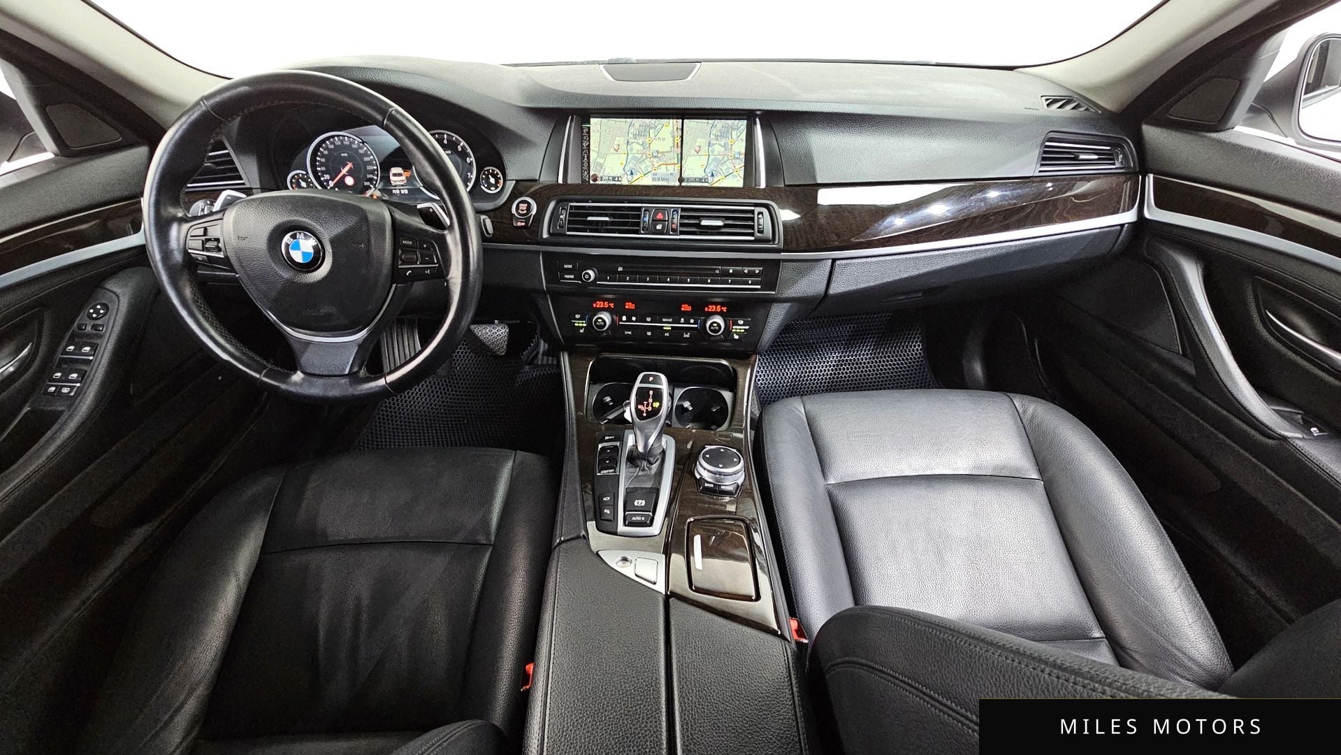 BMW 5 Series (F10) 2015 — миниатюра 7