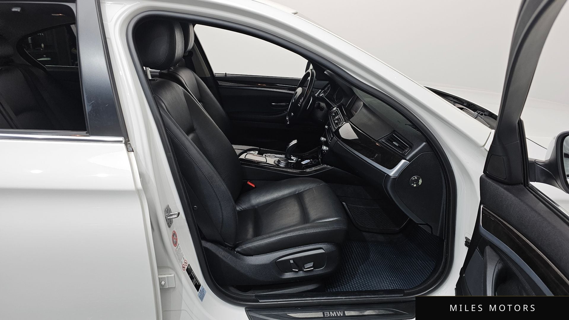 BMW 5 Series (F10) 2015 — миниатюра 11
