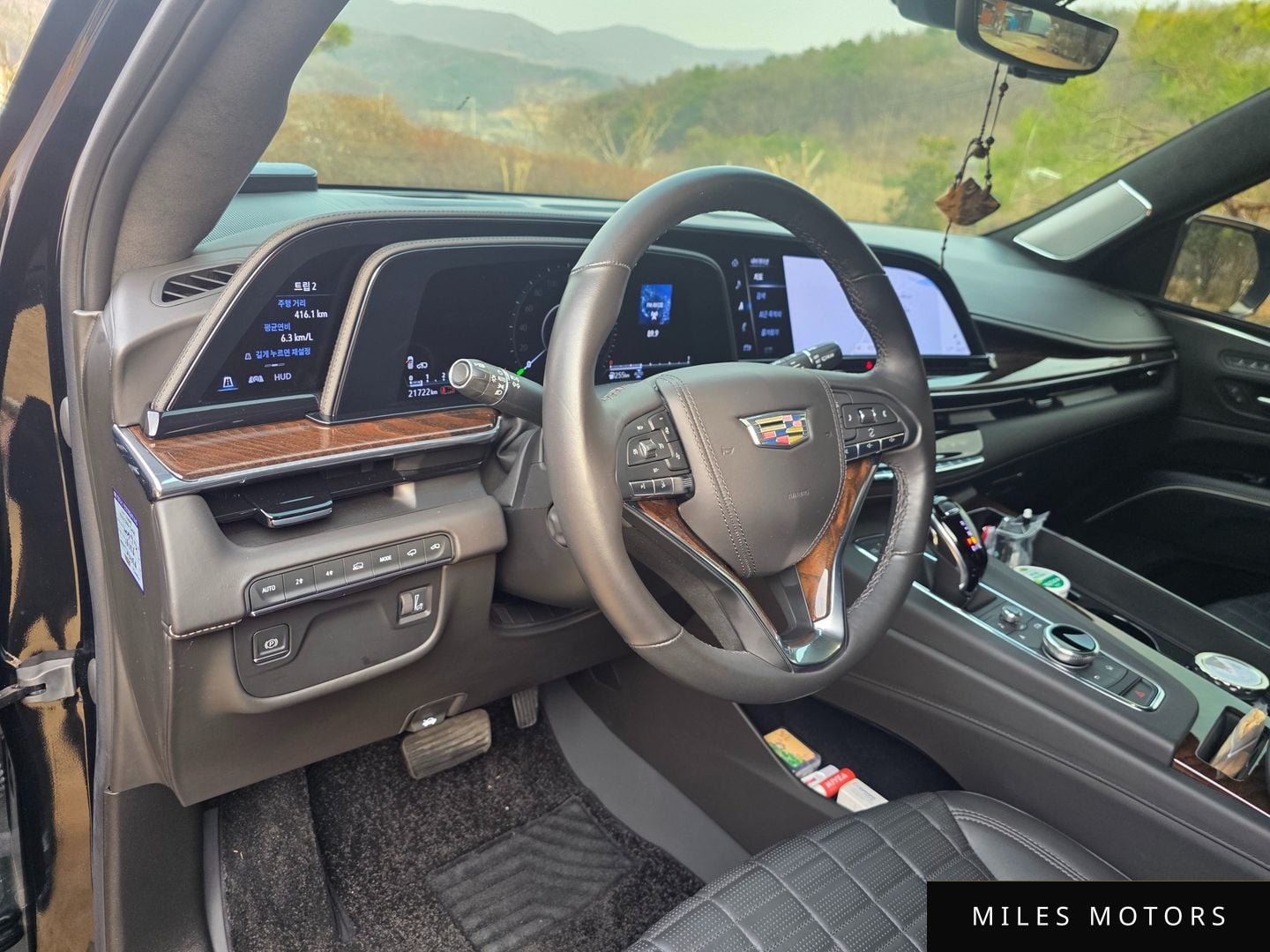 Cadillac Escalade 2023 — миниатюра 7