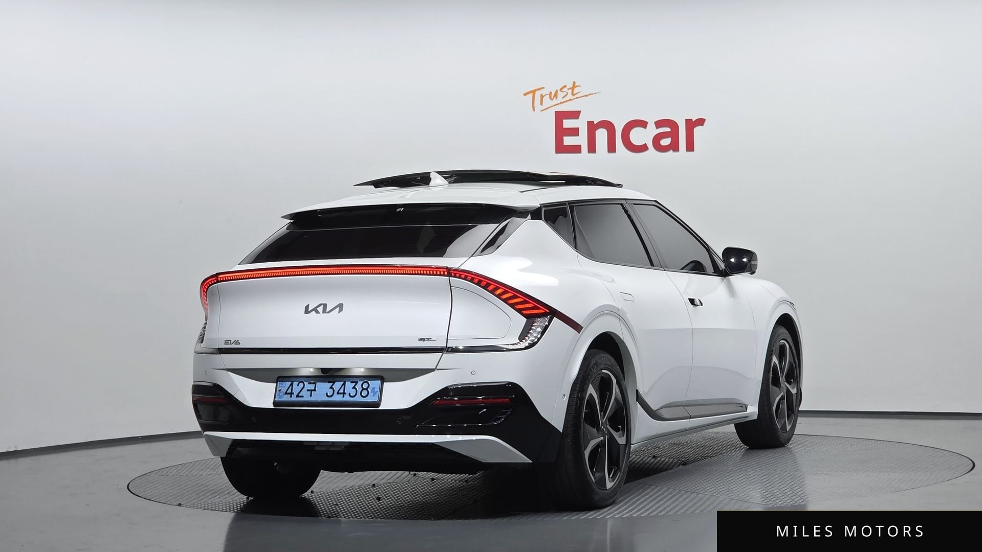 Kia EV6 2023 — миниатюра 2