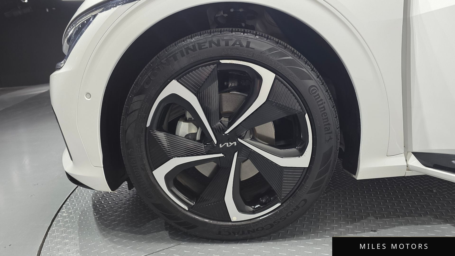 Kia EV6 2023 — миниатюра 5