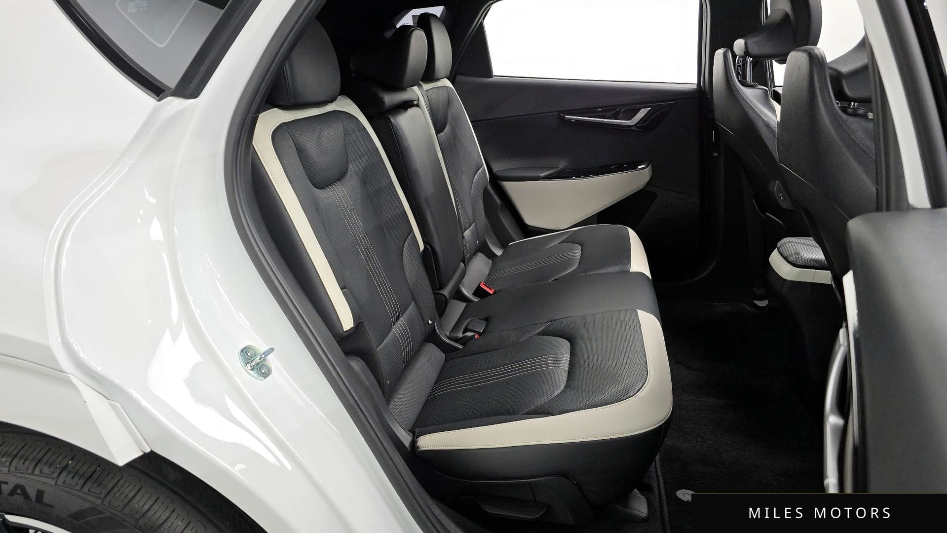 Kia EV6 2023 — миниатюра 12